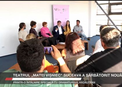 Teatrul „Matei Vișniec” Suceava a sărbătorit nouă ani printr-o întâlnire specială cu dramaturgul rădăuțean - TV Intermedia