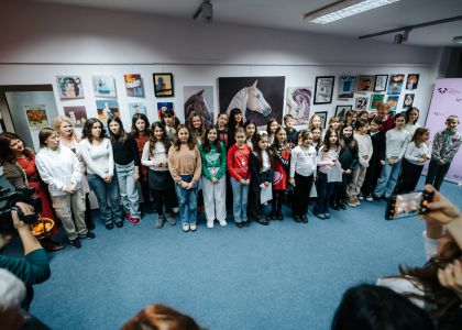 Expoziția de pictură „Iarna, o magie”, la Teatrul „Matei Vișniec” din Suceava - TV Intermedia Suceava