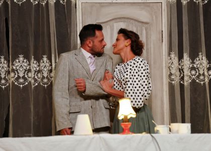 Spectacolul „Cântăreața Cheală”, de Eugène Ionesco, în regia lui Alex Bogdan a participat la Reuniunea Teatrelor Naționale Românești din Chișinău