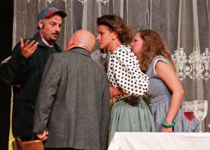 Spectacolul „Cântăreața Cheală”, de Eugène Ionesco, în regia lui Alex Bogdan a participat la Reuniunea Teatrelor Naționale Românești din Chișinău