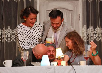 Spectacolul „Cântăreața Cheală”, de Eugène Ionesco, în regia lui Alex Bogdan a participat la Reuniunea Teatrelor Naționale Românești din Chișinău