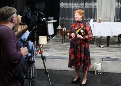 Spectacolul „Cântăreața Cheală”, de Eugène Ionesco, în regia lui Alex Bogdan a participat la Reuniunea Teatrelor Naționale Românești din Chișinău