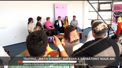 Teatrul „Matei Vișniec” Suceava a sărbătorit nouă ani printr-o întâlnire specială cu dramaturgul rădăuțean - TV Intermedia