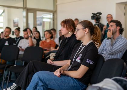 IdentintitAR feminin la Suceava. O colecție de personaje feminine se prezintă prin realitatea augumentată