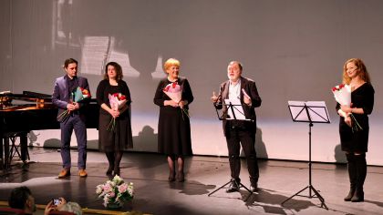 Fascinantă „călătorie” prin muzică și poezie, pe scena teatrului sucevean, de Ziua Culturii Naționale  - Monitorul de Suceava